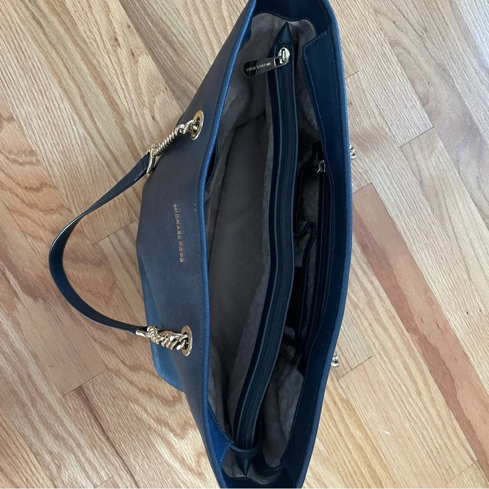 Michael Kors navy blue chain purse